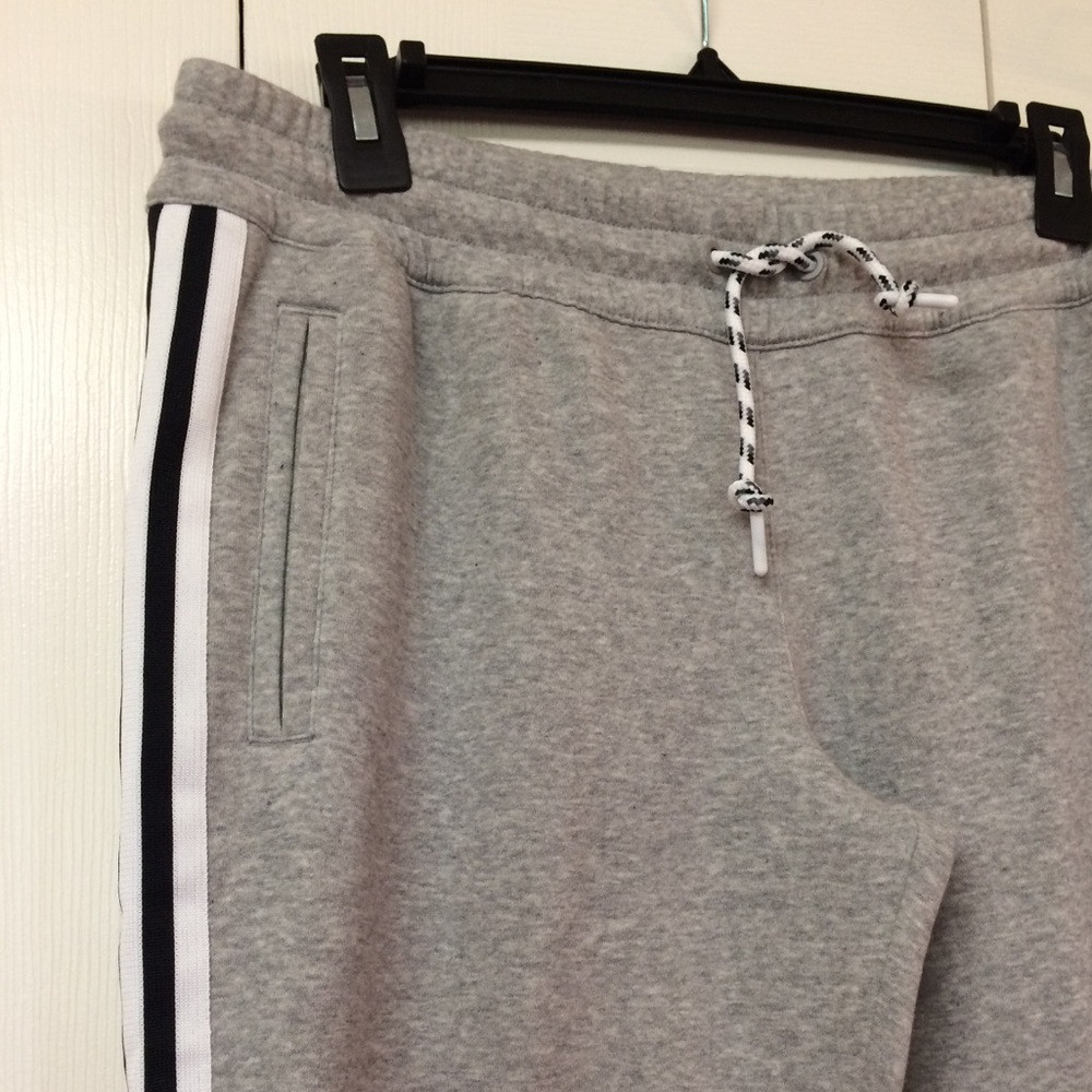 Adidas sweat pants gray & black pockets NWT - Picture 5 of 8